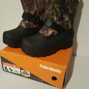 Boy's camo winter boots